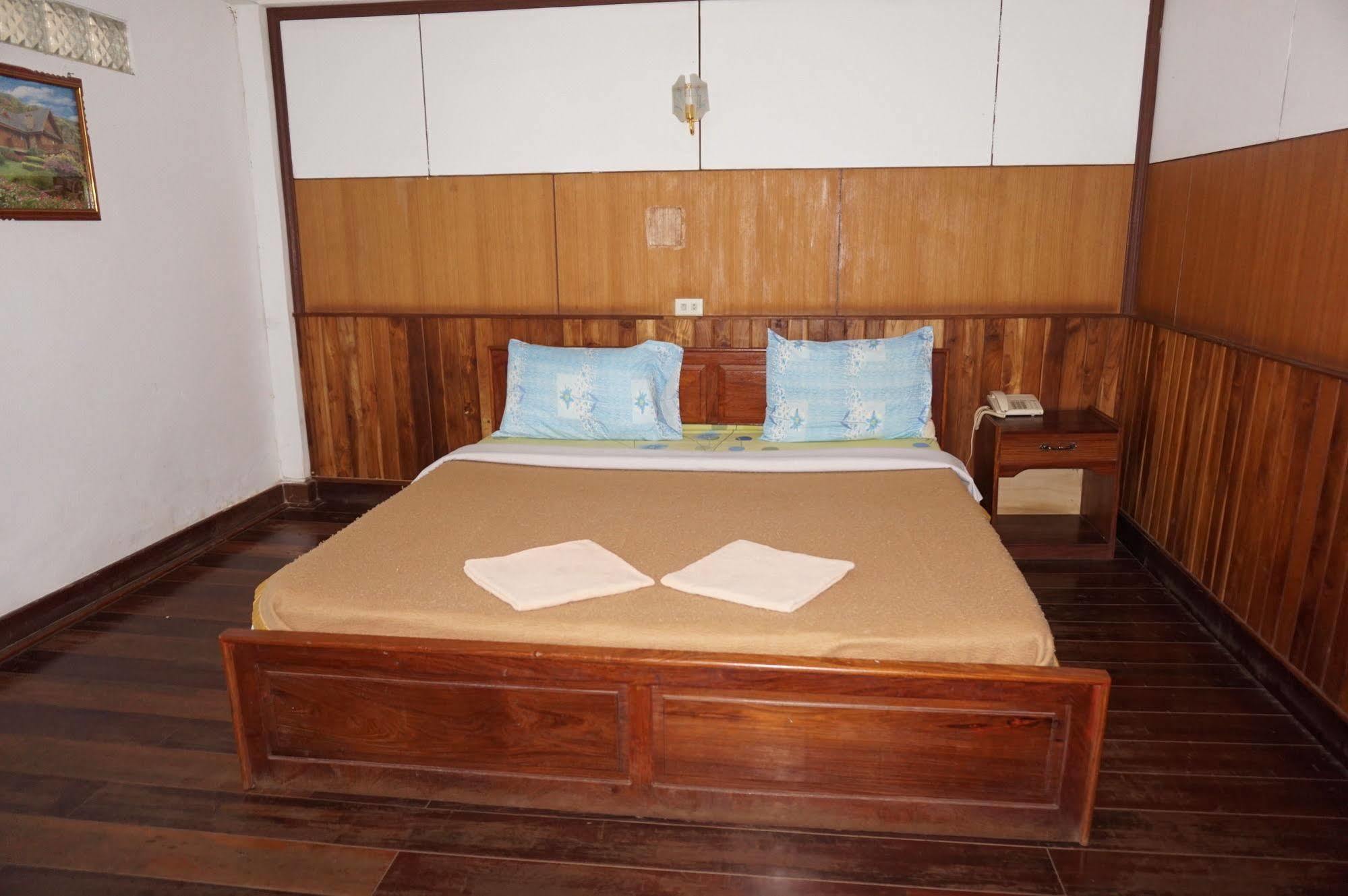 Champa Hotel Paksze Kültér fotó